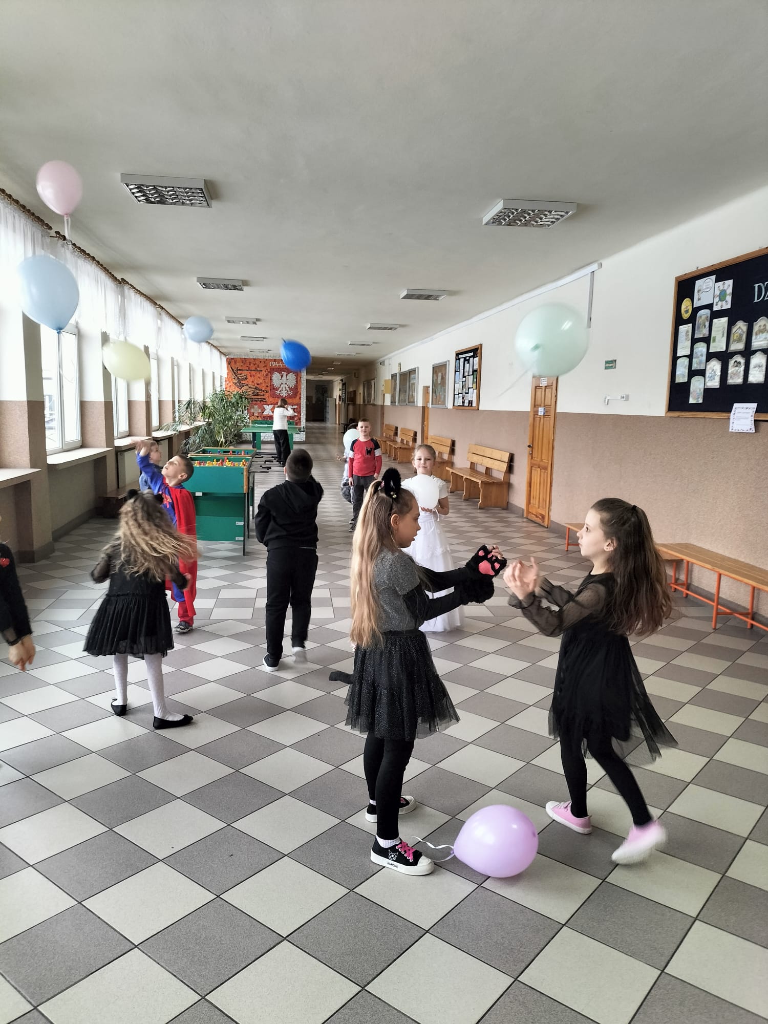 Zabawa karnawalowa w kl. 1 3 (8)
